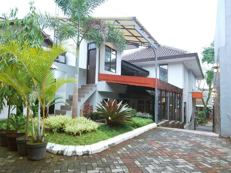 Oyo 202 Kuwera Inn Bandung Exterior foto